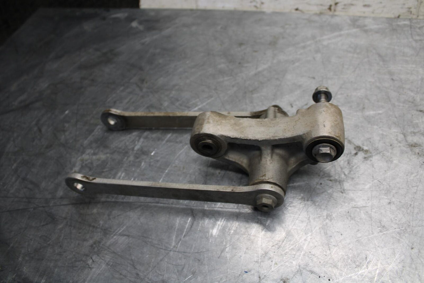 2008 Kawasaki Ninja ZX10R  REAR DOGBONE SHOCK LINKAGE LINK 39007-0006 BB524