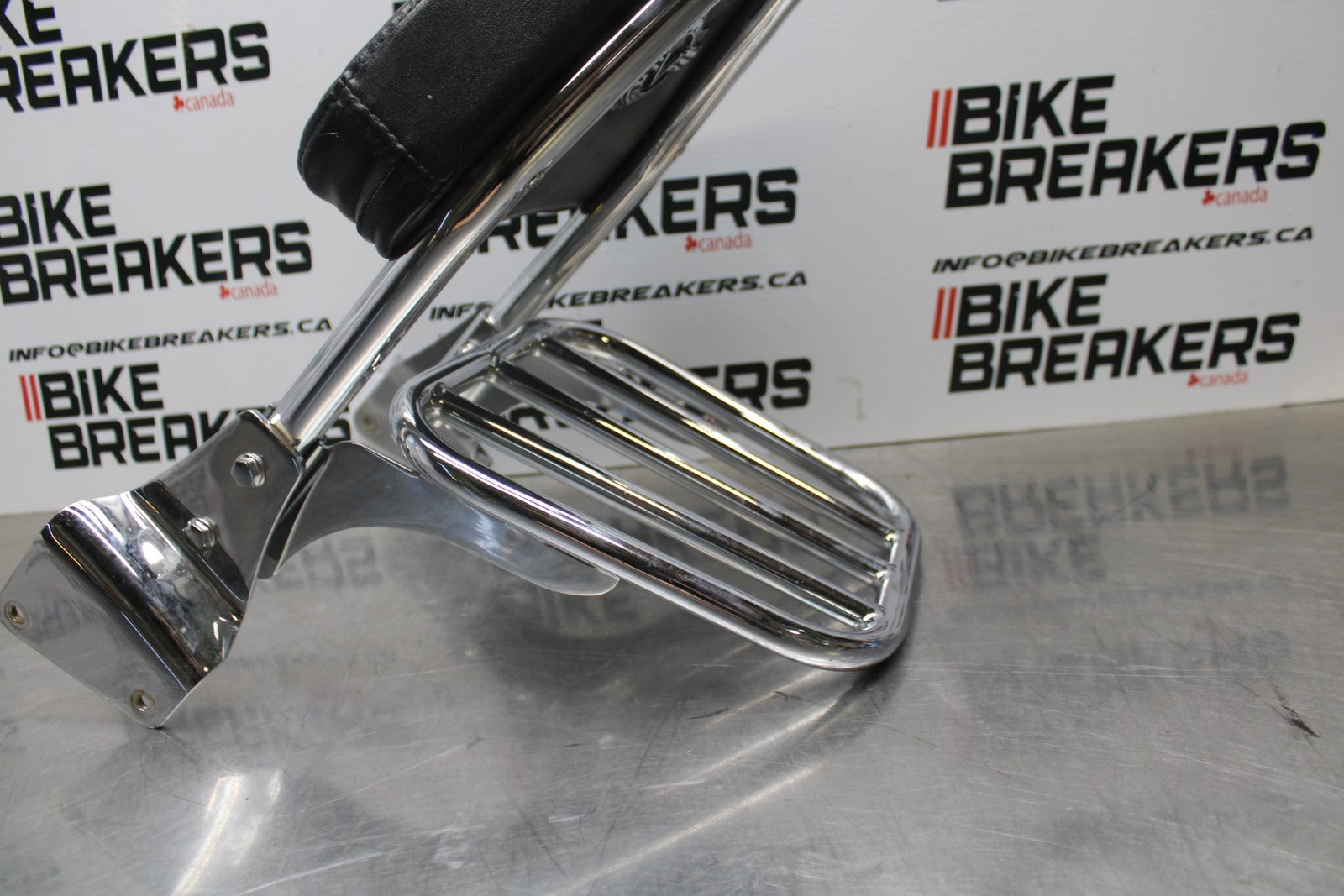 03-08 KAWASAKI VULCAN 1600 BACK REST SISSY BAR/ REAR RACK BB196