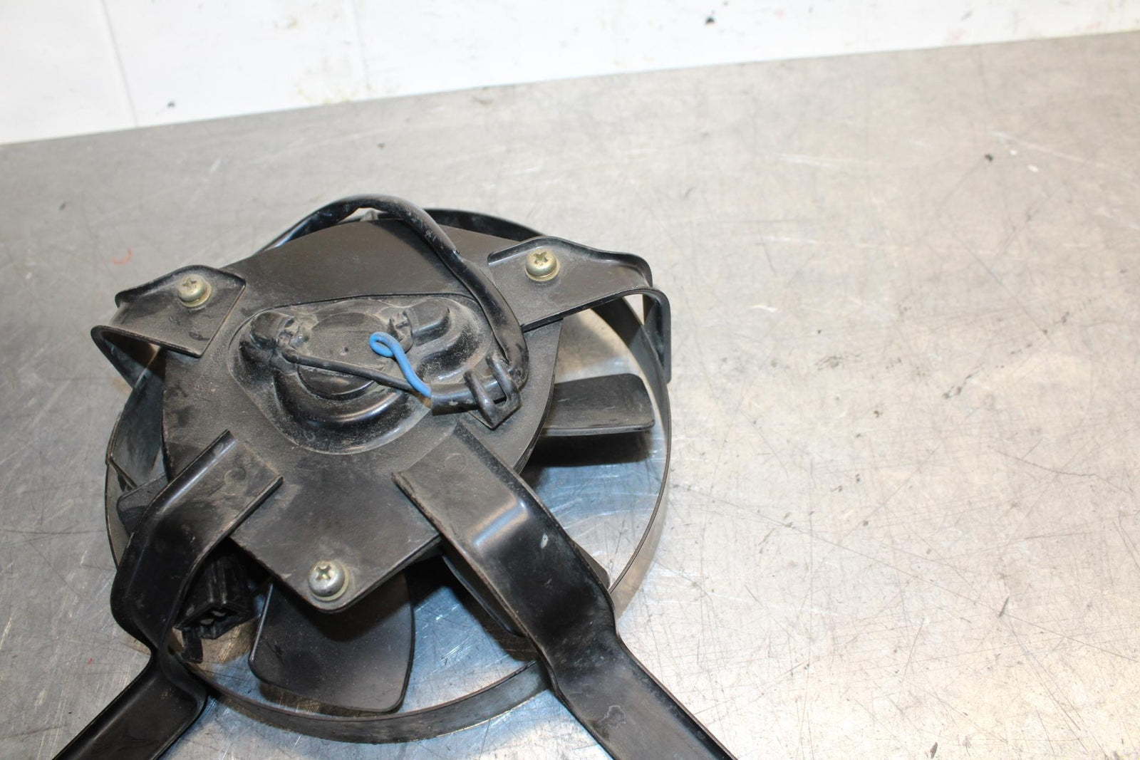 89-90 YAMAHA FZR600 ENGINE RADIATOR COOLING FAN BB76