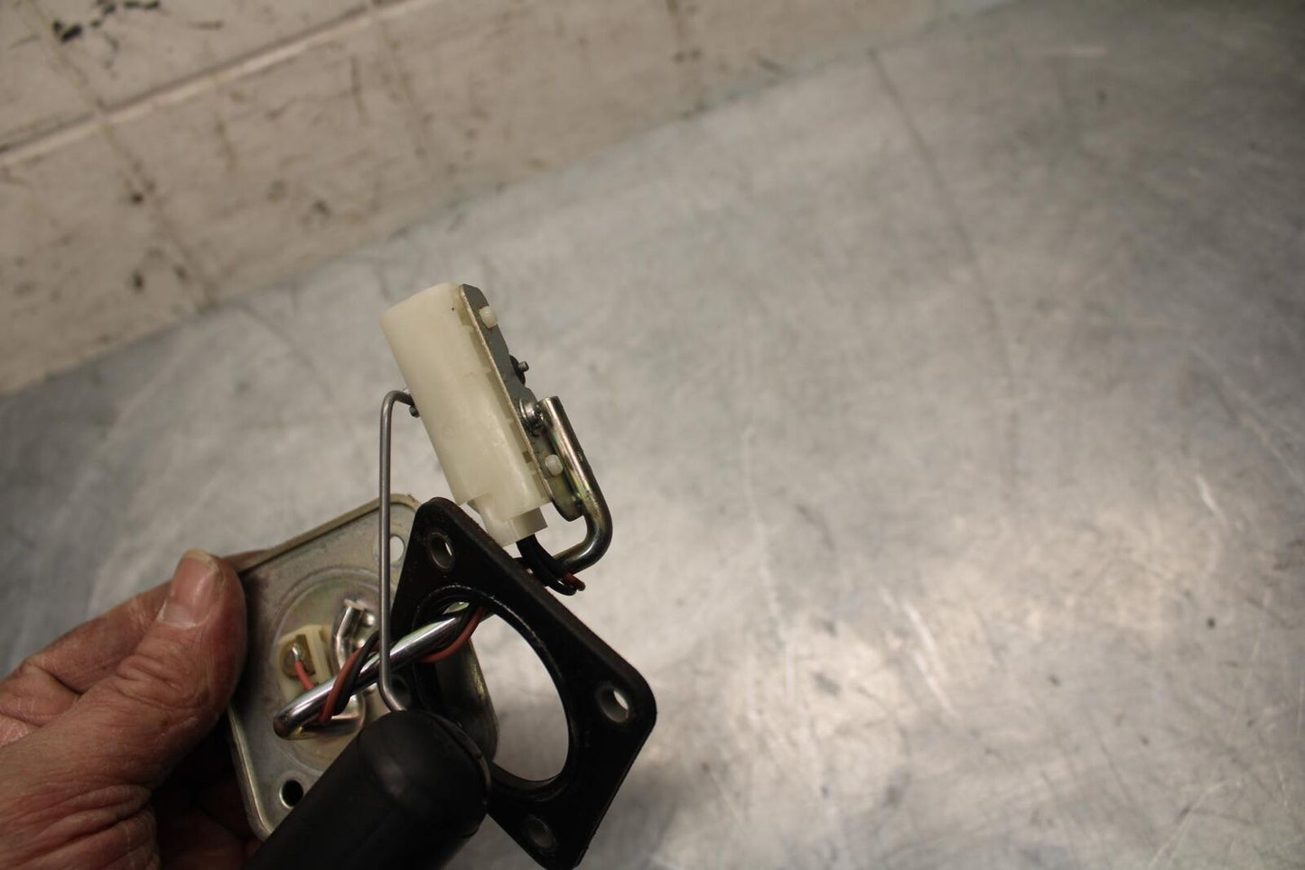 11 KAWASAKI NINJA 650 ER EX 650 FUEL LEVEL GAS PETROL SENDER UNIT BB503