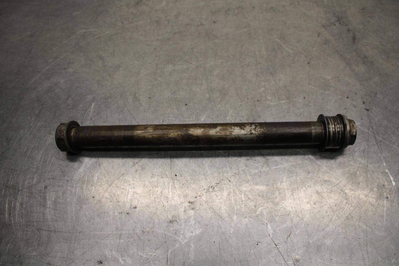 03-04 HONDA CBR600RR REAR AXLE BACK WHEEL RIM BOLT AXEL 42301-MEE-000 BB628