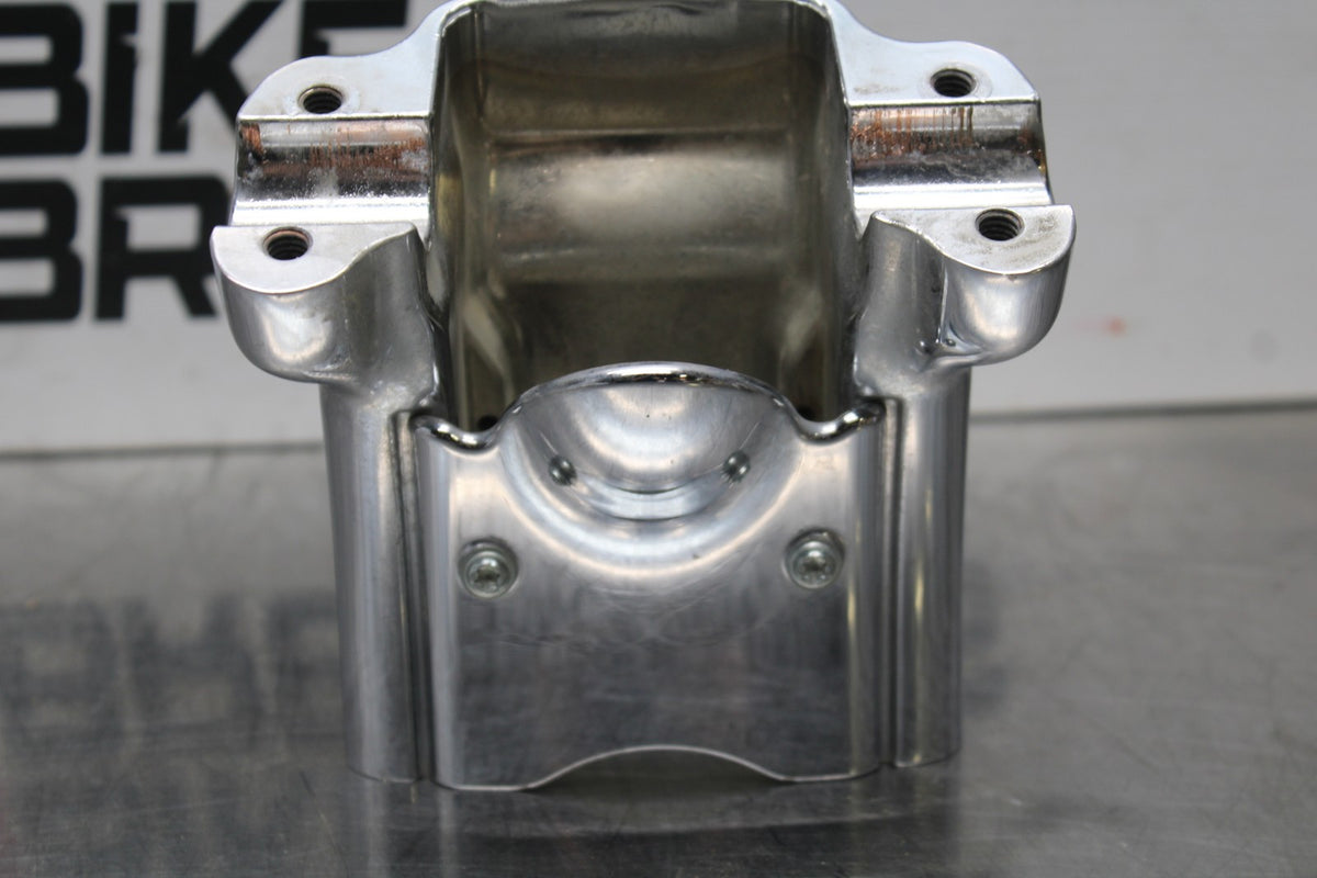 09 HARLEY-DAVIDSON SPORTSTER 1200 CUSTOM XL1200C HANDLEBAR RISER BB776