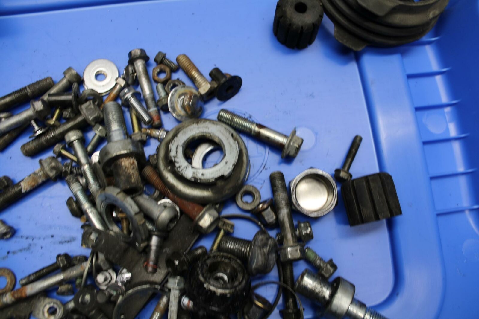03-08 HONDA VTX1300C REAR BACK SWINGARM BOLT LEFTOVER HARDWARE BB287