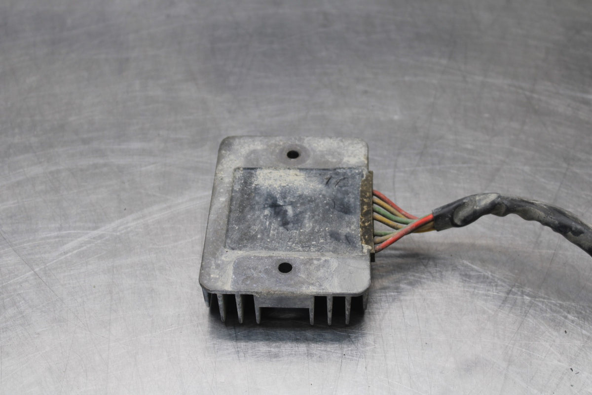 05 DUCATI SUPERSPORT 800 RECTIFIER VOLTAGE REGULATOR BB913