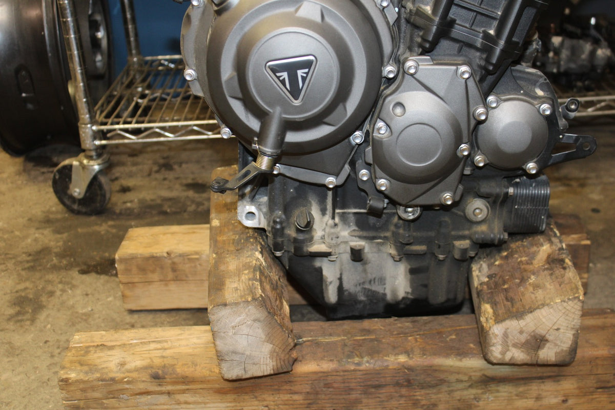 20 TRIUMPH STREET TRIPLE 765 15,358KM ENGINE MOTOR BB864