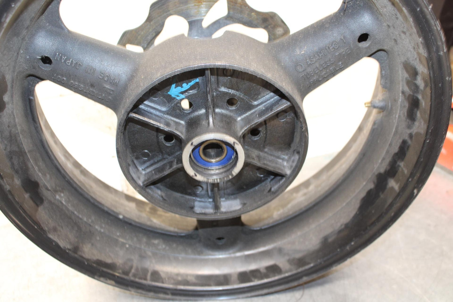 1997 Suzuki Bandit 1200 GSF1200S REAR ROTOR AND REAR WHEEL BRAKE DISC BB559