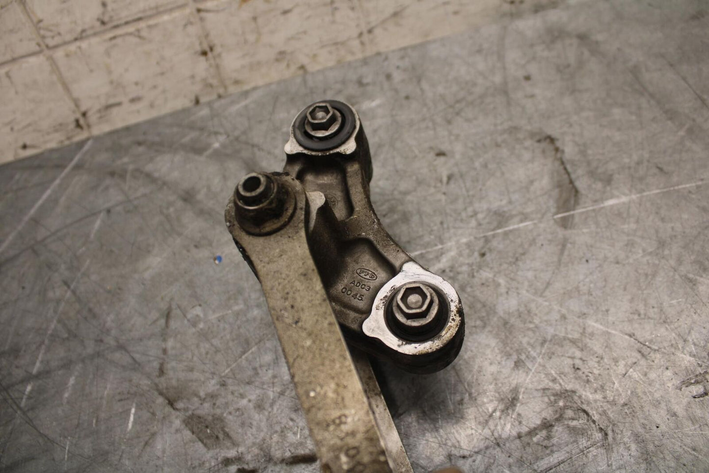 2005 Kawasaki Ninja ZX6R ZX636C REAR DOGBONE SHOCK LINKAGE LINK BB534