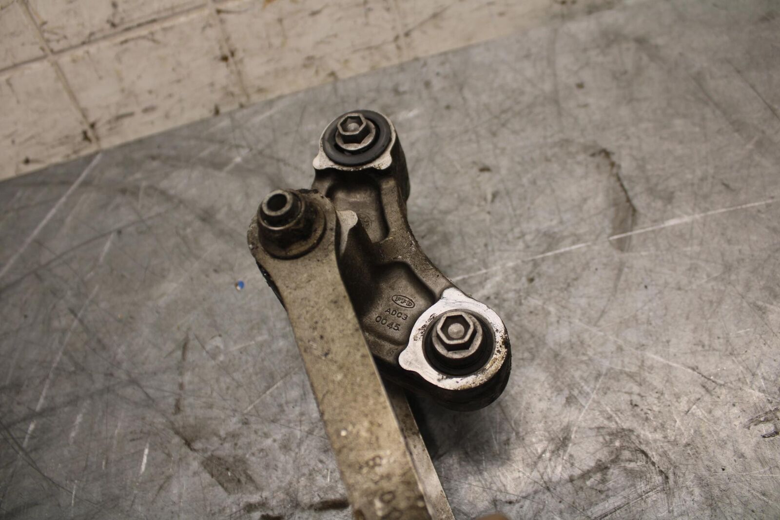 2005 Kawasaki Ninja ZX6R ZX636C REAR DOGBONE SHOCK LINKAGE LINK BB534