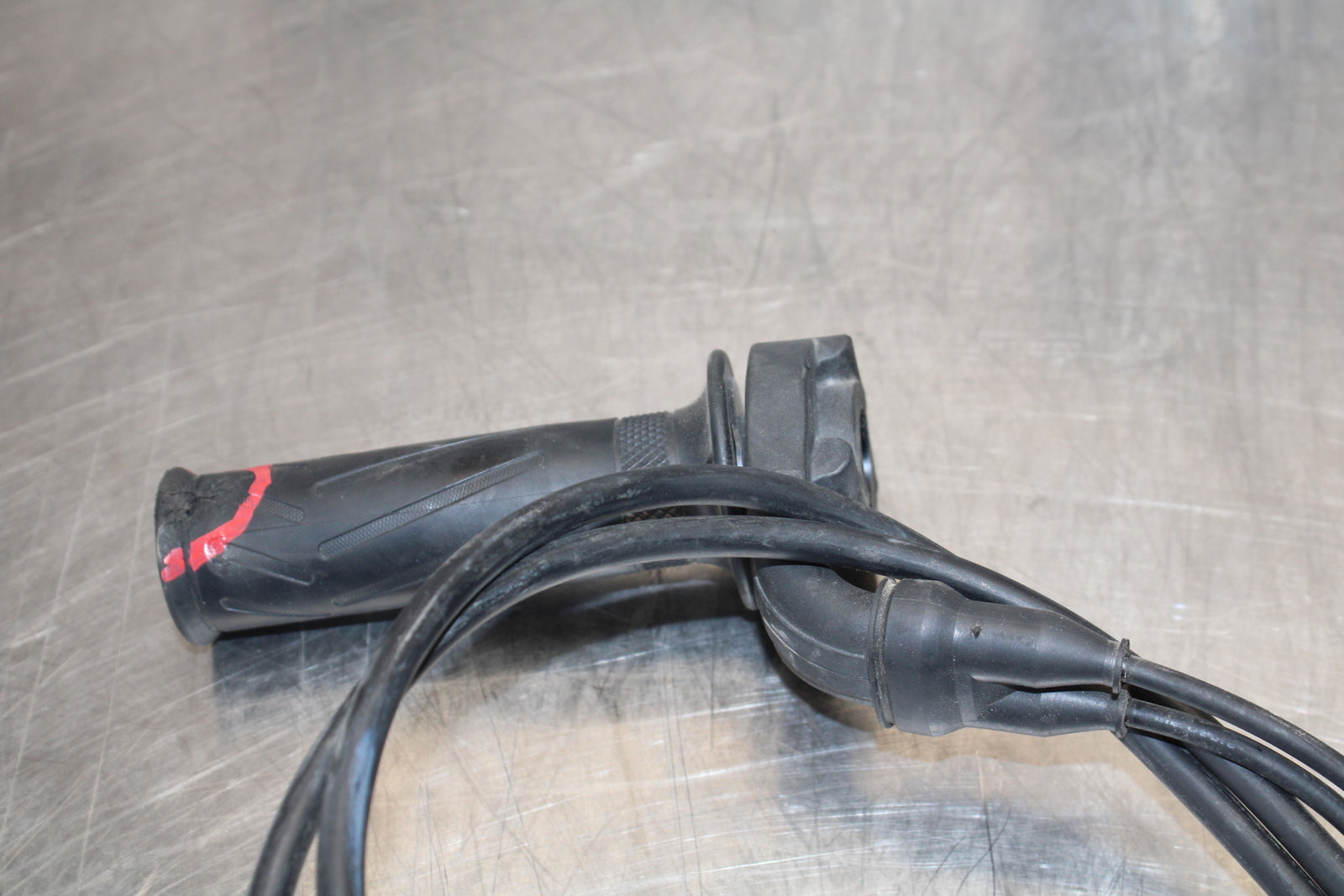 14-17 YAMAHA FZ07 THROTTLE CABLE LINE HOUSING GUIDE BB162