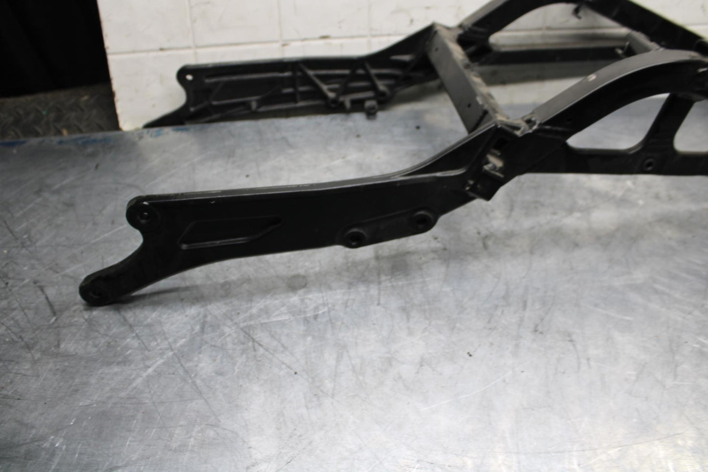 03 KAWASAKI ZX12R REAR SUBFRAME BACK SUB FRAME BB472