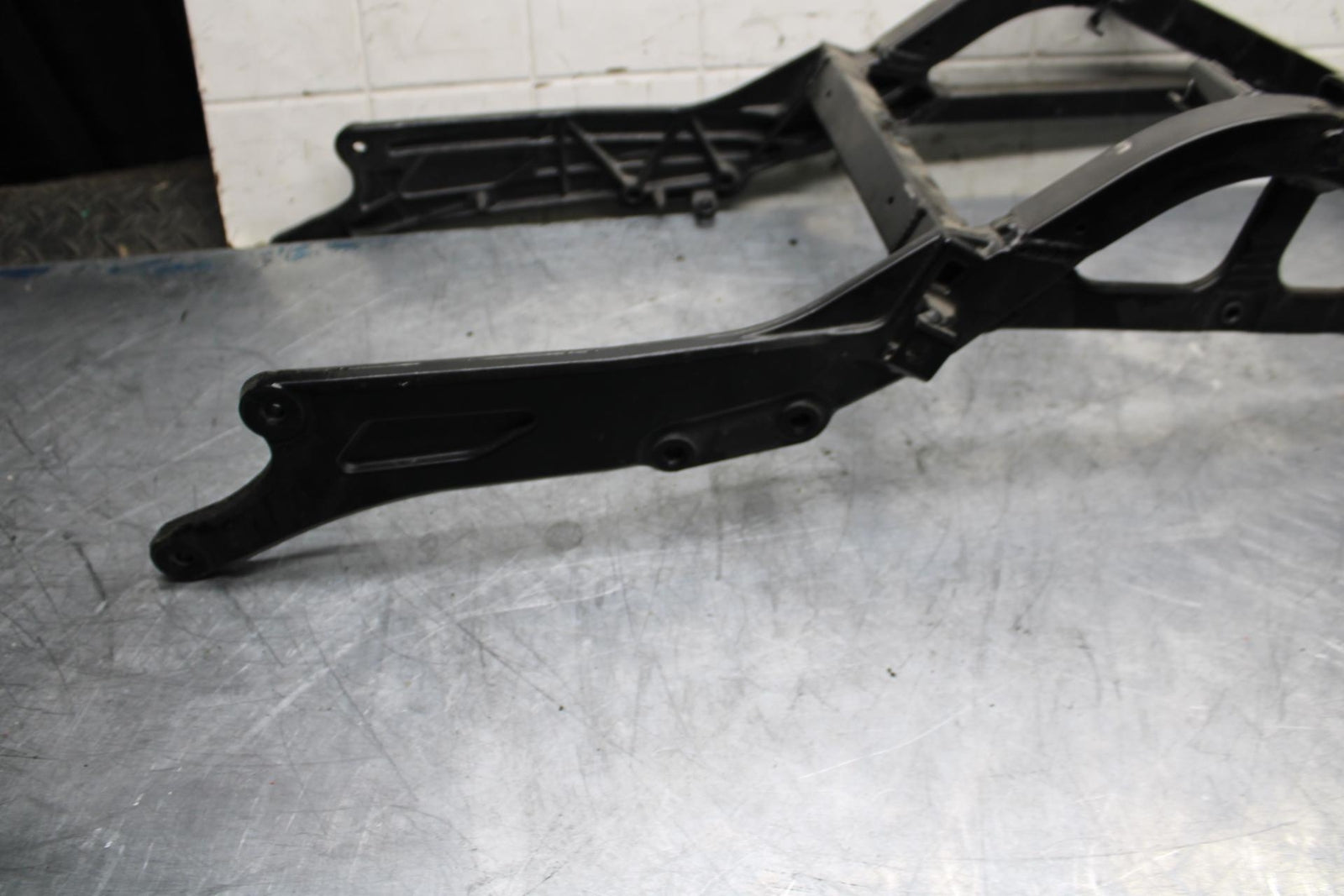 03 KAWASAKI ZX12R REAR SUBFRAME BACK SUB FRAME BB472