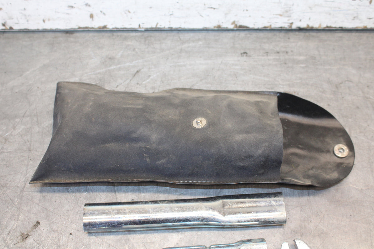 05-06 YAMAHA ROYAL STAR STOCK TOOLS OEM TOOL BAG KIT SET BB697