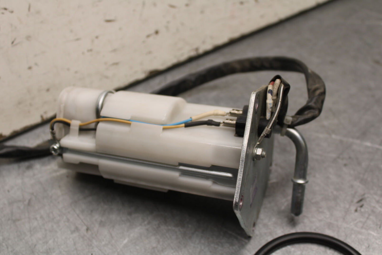 16 KAWASAKI NINJA ZX10R FUEL PUMP GAS PETROL SENDER UNIT 49040-0750 BB650