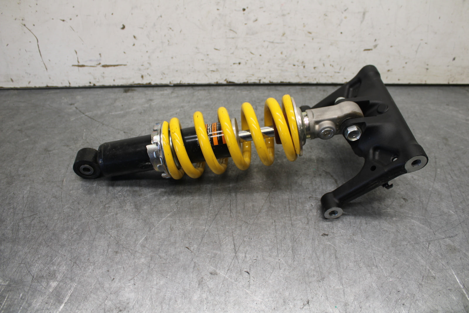 22-24 YAMAHA XSR900 REAR BACK SHOCK ABSORBER SUSPENSION BB683