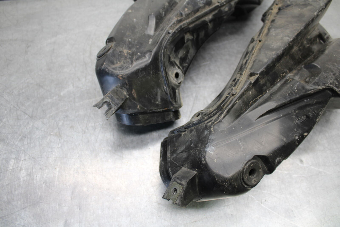 06-07 SUZUKI GSXR 600 RIGHT LEFT AIR INTAKE DUCTS BB243
