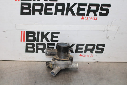 08 KAWASAKI VULCAN 1600 VN1600D NOMAD THERMOSTAT W HOUSING ASSEMBLY BB904