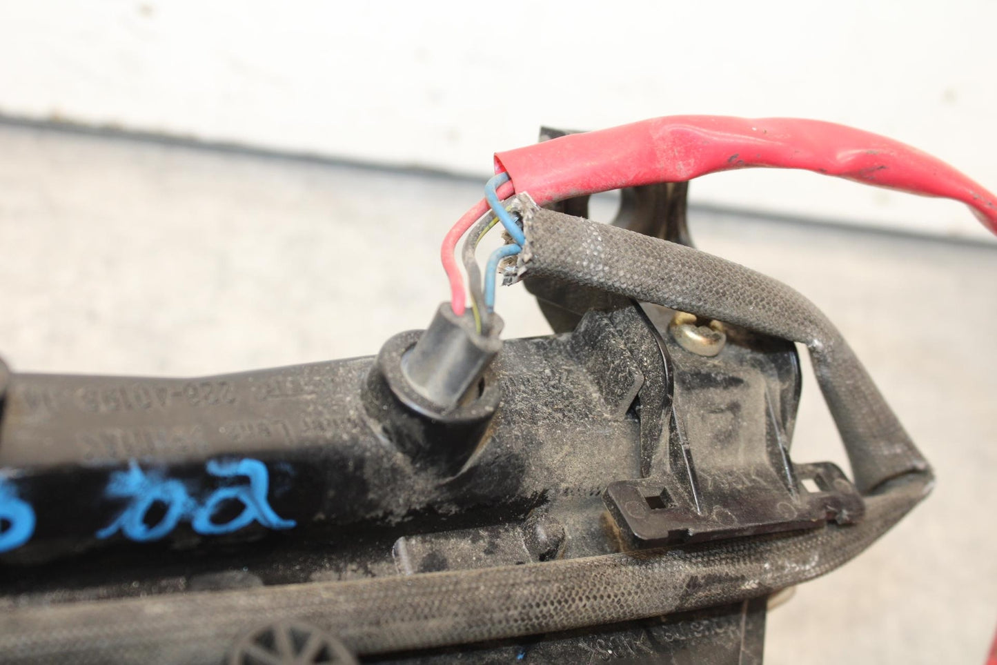 03-04 KAWASAKI NINJA ZX6RR REAR TAIL TAILLIGHT BACK BRAKE LIGHT BB105