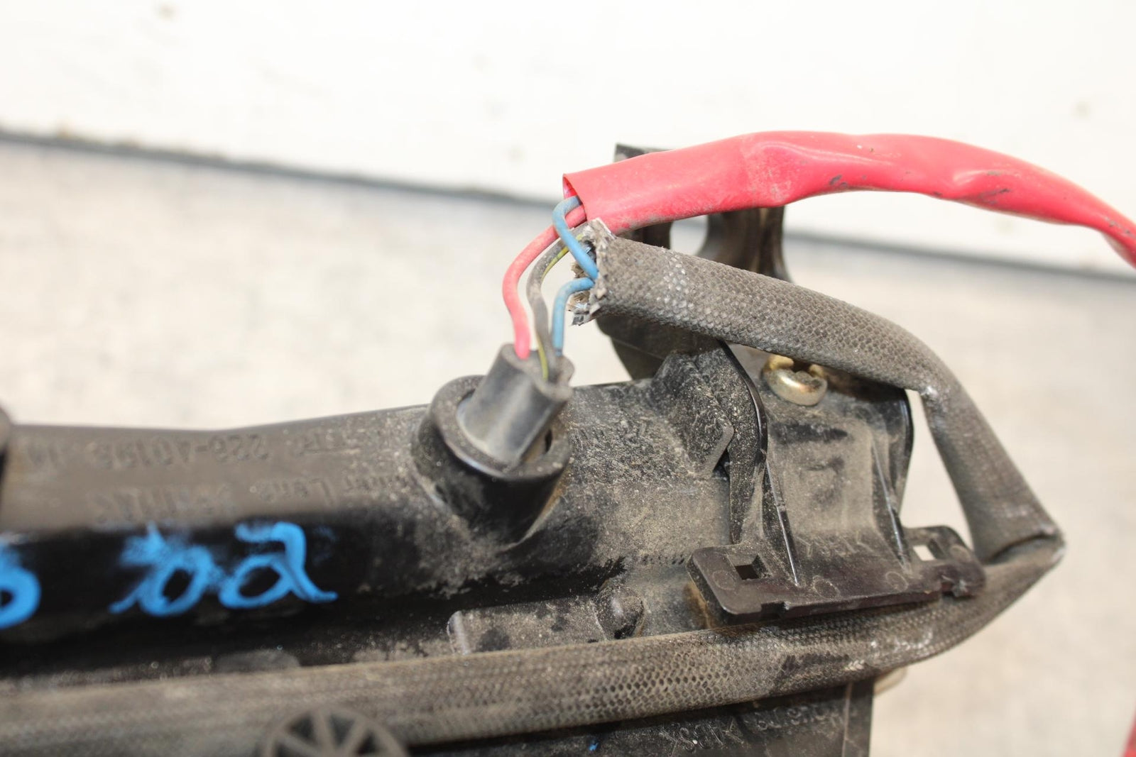 03-04 KAWASAKI NINJA ZX6RR REAR TAIL TAILLIGHT BACK BRAKE LIGHT BB105