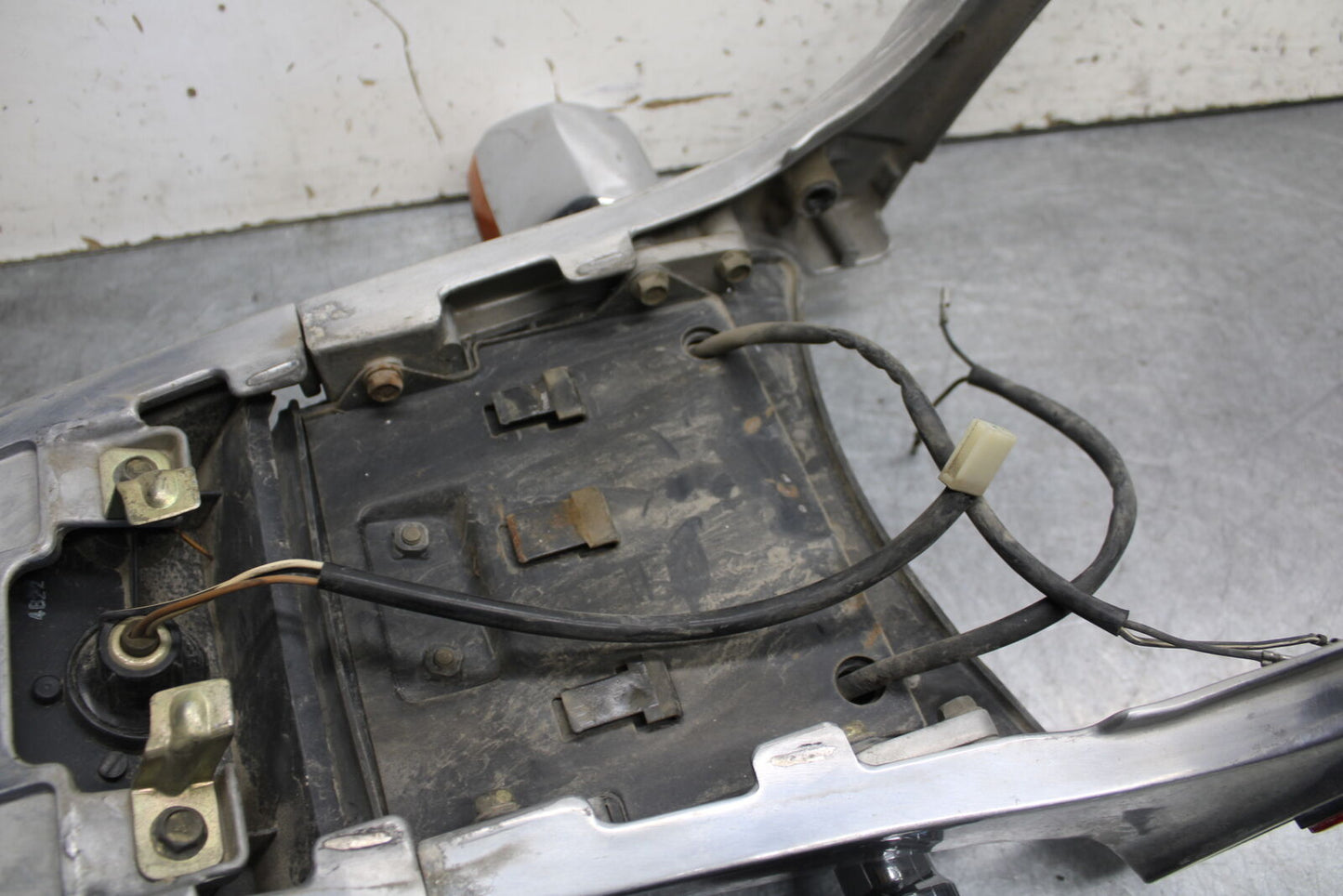 85-86 SUZUKI MADURA 1200 REAR BACK FENDER SUPPORT FRAME SUBFRAME  BB691
