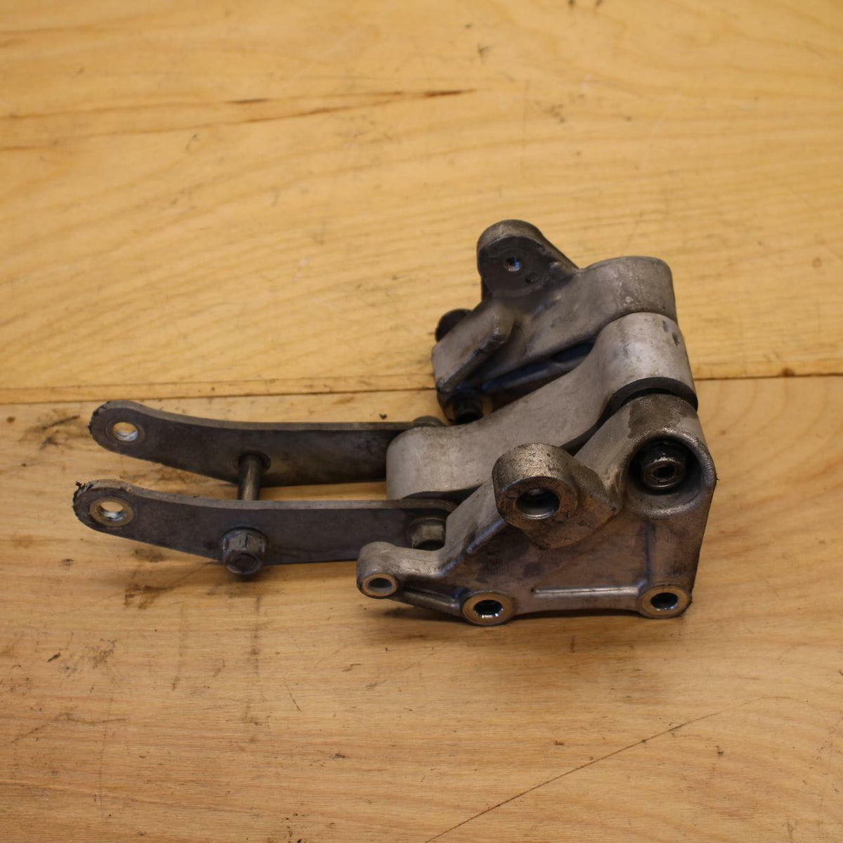 01-06 HONDA CBR600F4I REAR DOGBONE SHOCK LINKAGE LINK BB314