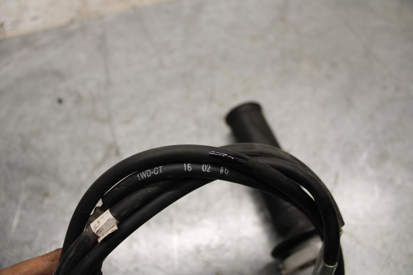 2015 Yamaha YZF R3 THROTTLE CABLES LINES TUBE 1WD-F6301-00-00 BB526