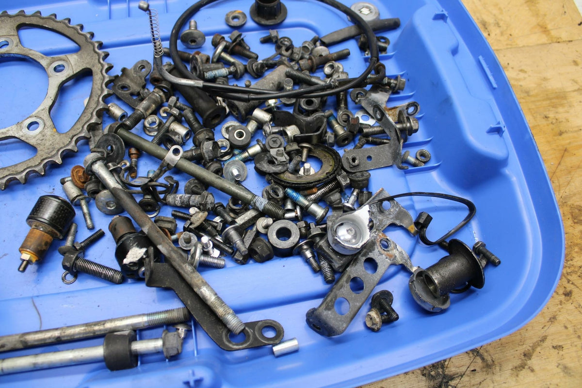 04-09 SUZUKI GS500F ENGINE MOUNTING BOLTS ASSORTED HARDWARE BB335