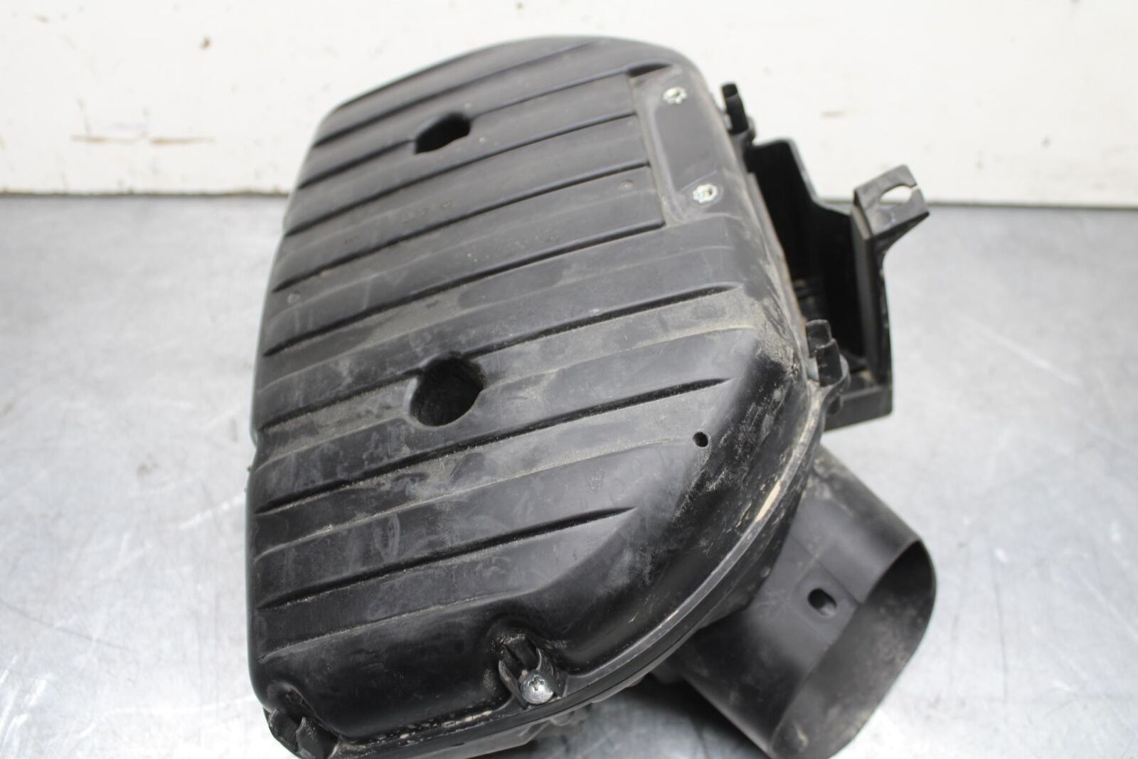 11-23 SUZUKI GSXR 750 AIRBOX AIR INTAKE FILTER BOX BB630