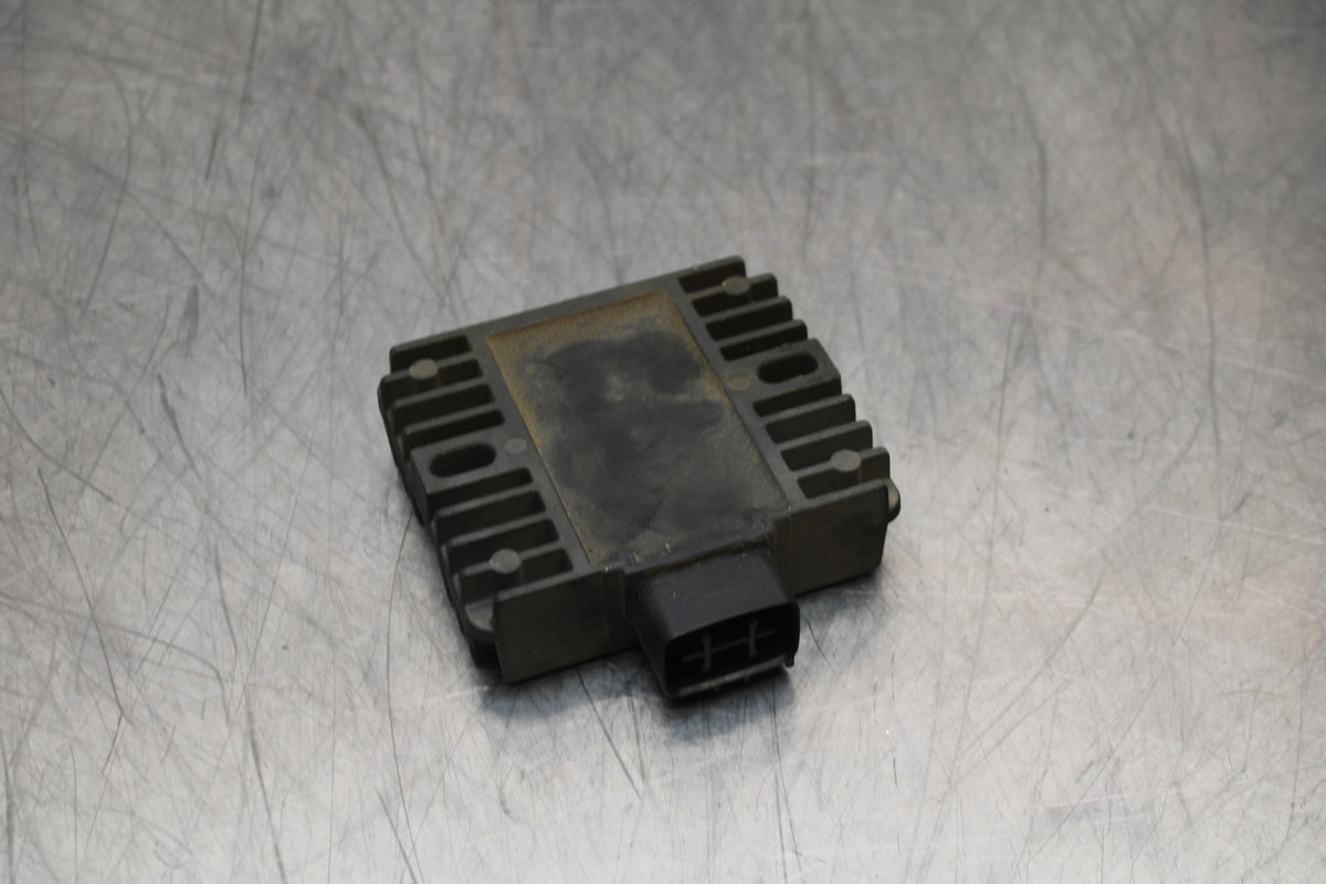09 YAMAHA ROYAL STAR XVZ1300TF VENTURE RECTIFIER VOLTAGE REGULATOR BB151