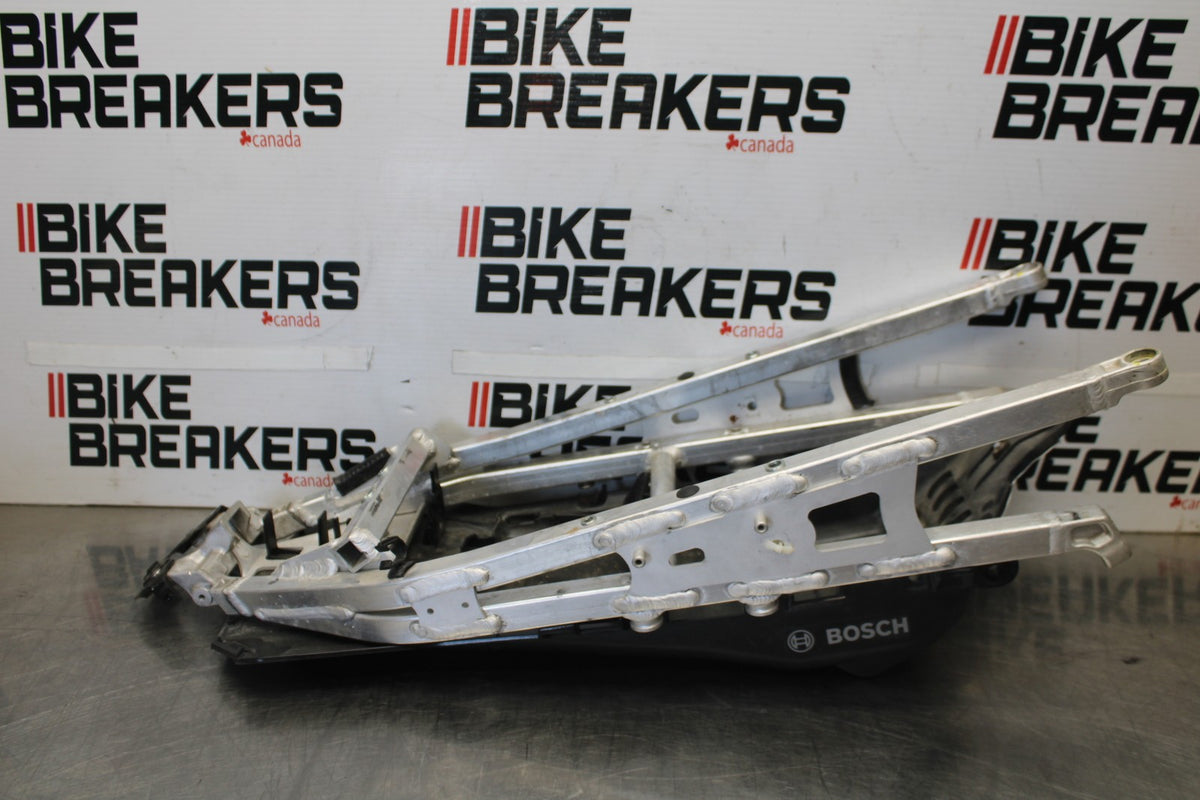 16 APRILIA TUONO V4 1100 REAR SUBFRAME BACK SUB FRAME BB905