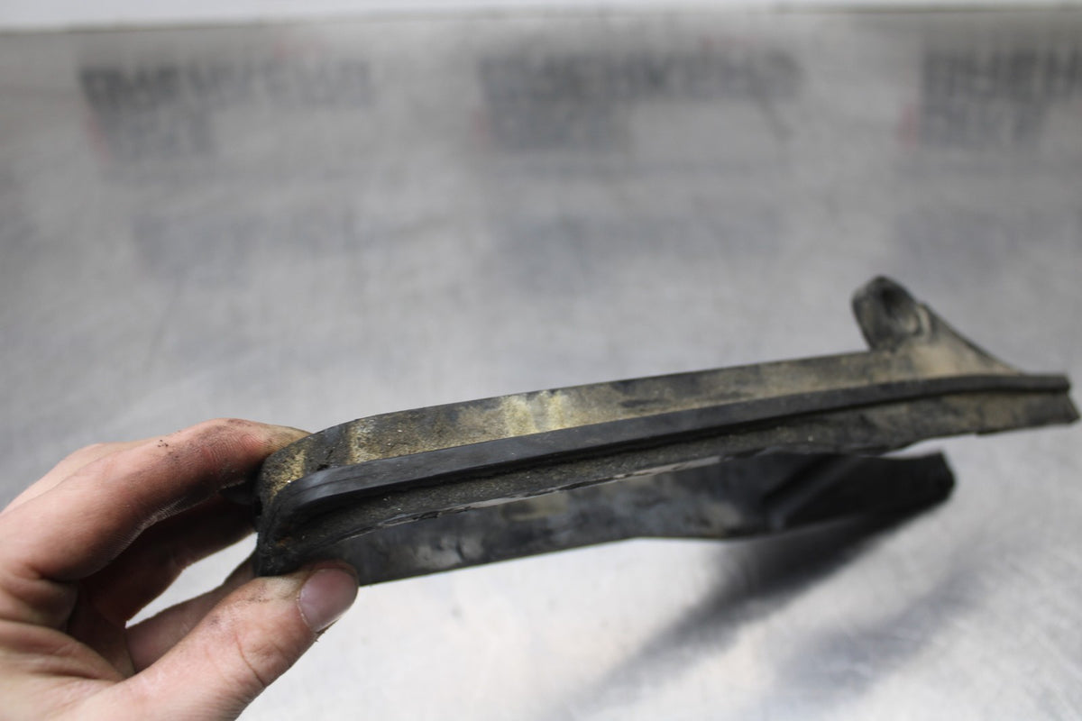 01-06 HONDA CBR600F4I SWINGARM CHAIN BUFFER SLIDER GUIDE BB778