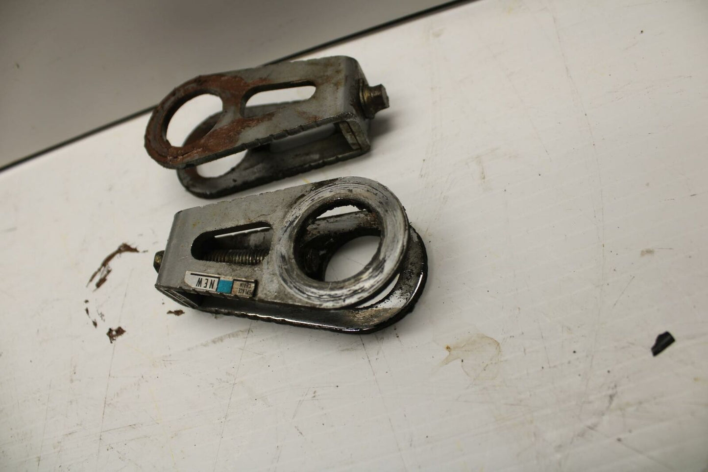 03-04 HONDA CBR600RR SWINGARM CHAIN TENSIONER ADJUSTMENT BRACKETS  BB253