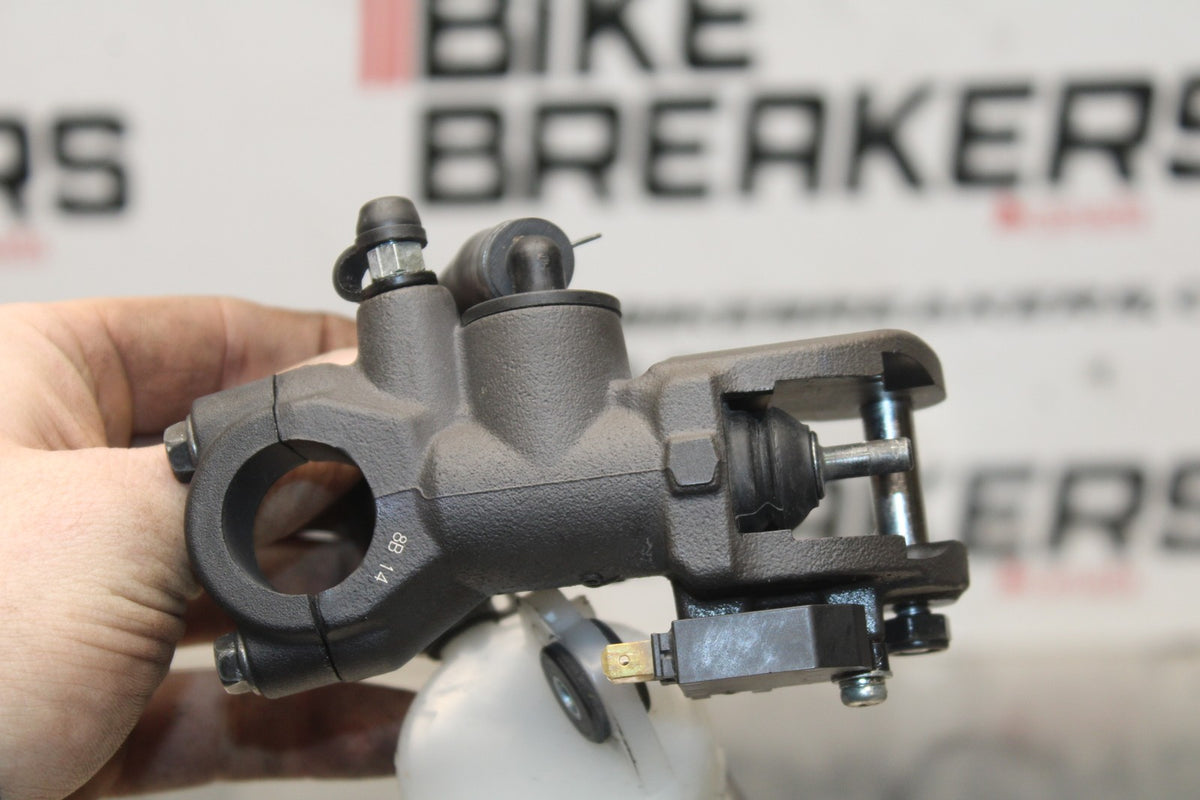 18 YAMAHA YZF R1  FRONT BRAKE MASTER CYLINDER BB838