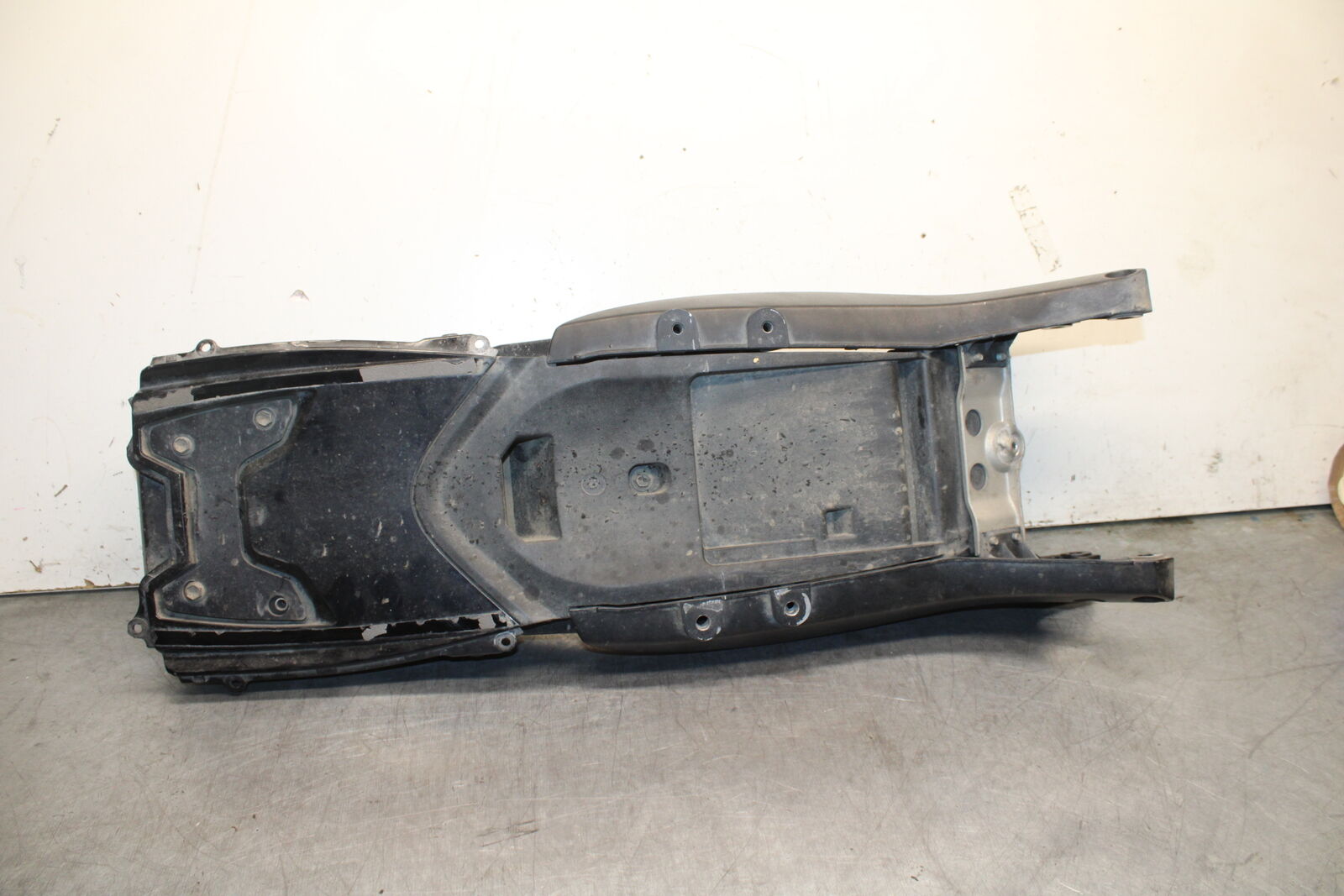 08-09 SUZUKI GSXR600 REAR SUBFRAME BACK SUB FRAME BB728