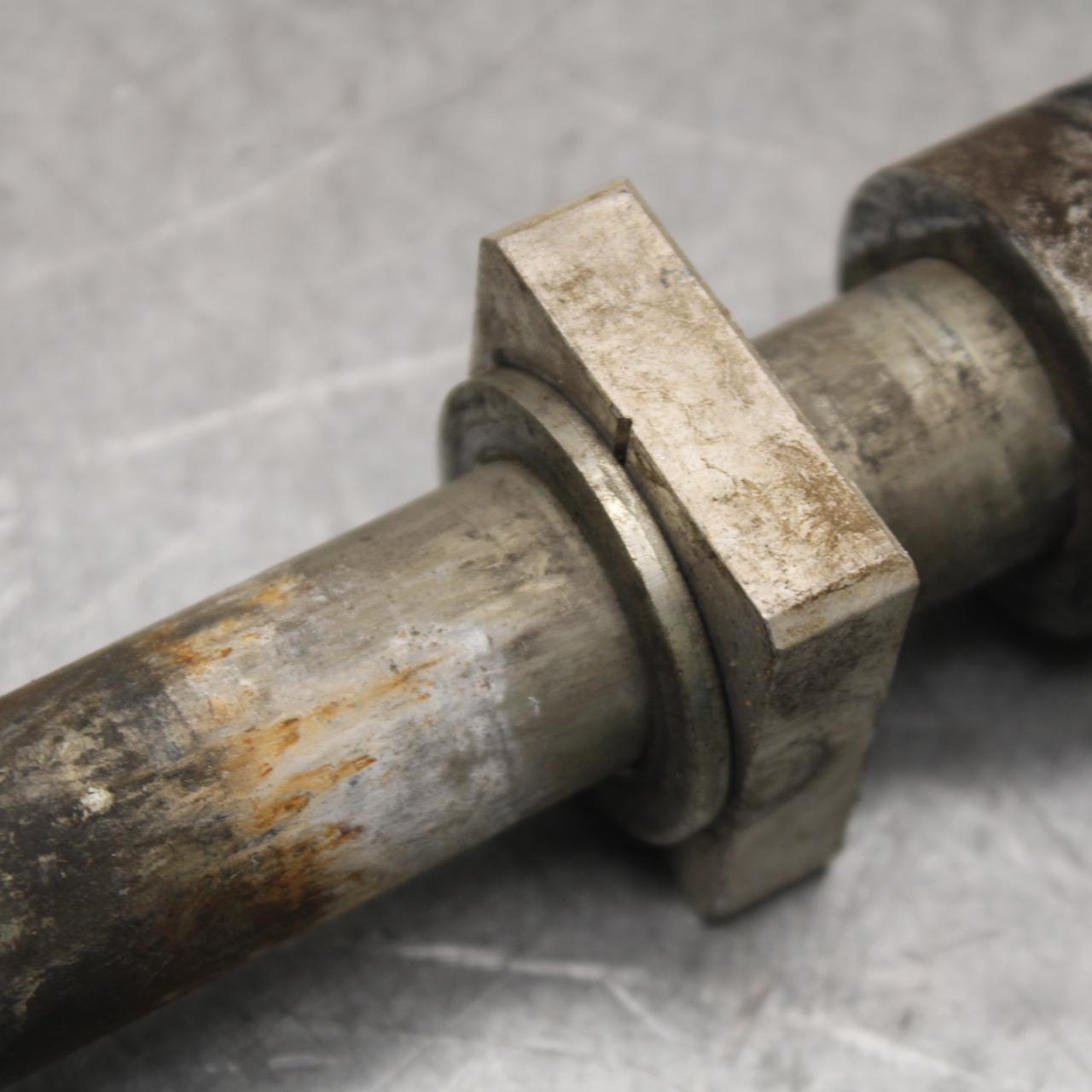 21 KAWASAKI NINJA ZX6R REAR AXLE BACK WHEEL RIM PIVOT BOLT AXEL 41068-0613 BB647