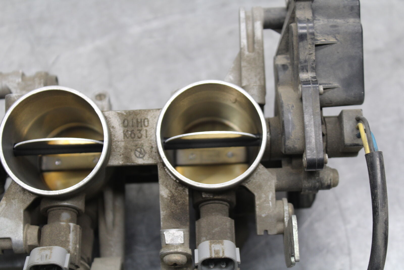 06-07 SUZUKI GSXR 600 MAIN FUEL INJECTORS / THROTTLE BODIES BB737