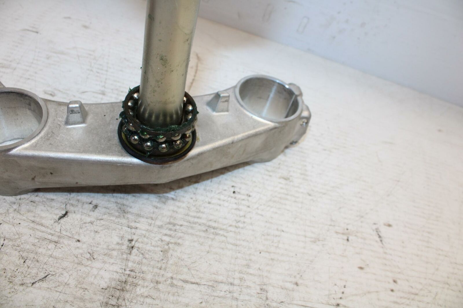 06-07 SUZUKI GSXR750 FRONT FORKS CLAMP LOWER TRIPLE TREE STEM 51410-01H10 BB300