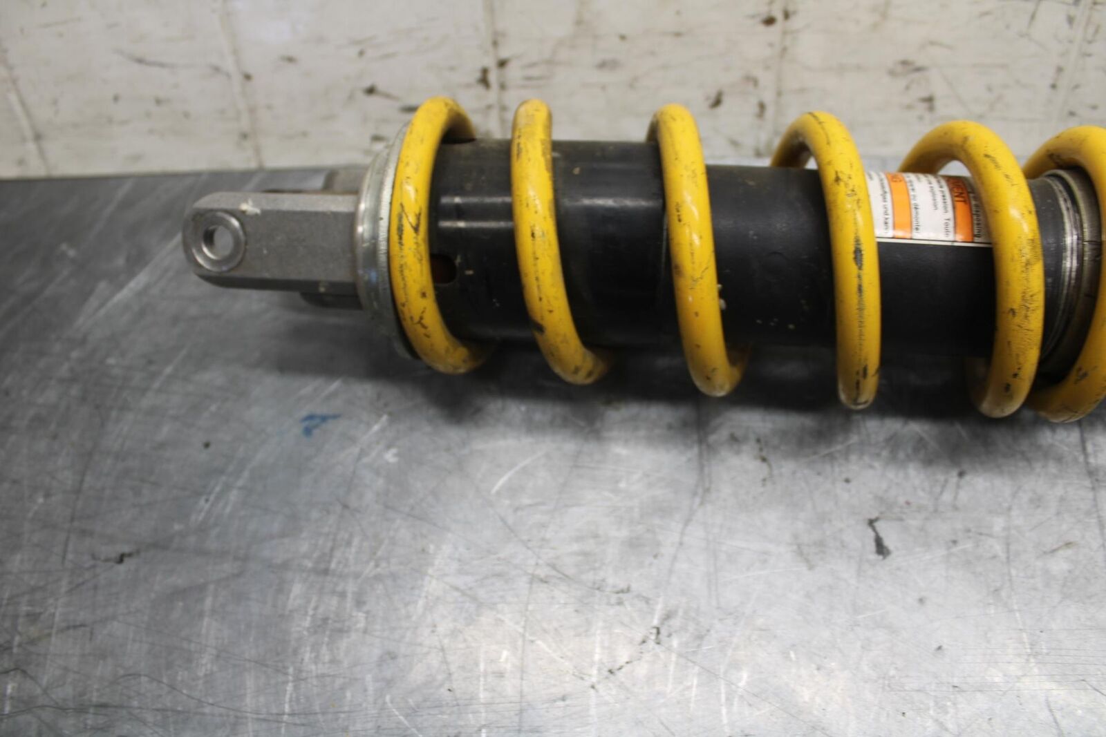 2004 Suzuki GSXR600 REAR BACK SHOCK ABSORBER SUSPENSION 62100-29G00-163 BB329