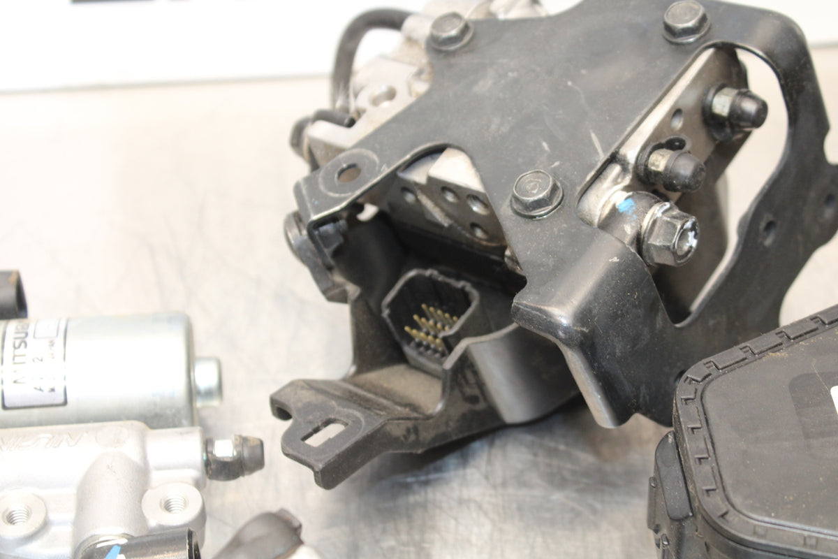12-16 HONDA CBR1000RR FRONT REAR ABS PUMP UNIT MODULE SET BB157