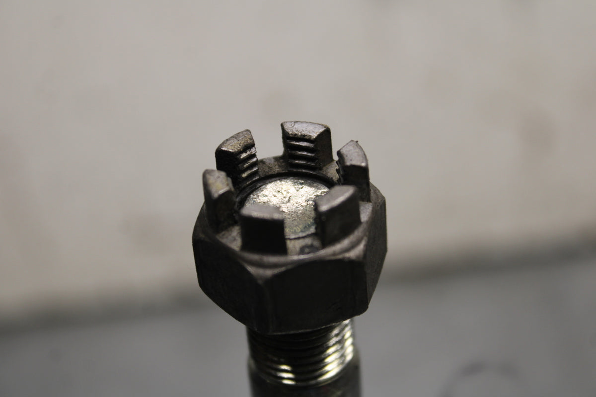 19-22 KAWASAKI Z400 REAR AXLE BACK WHEEL RIM PIVOT BOLT AXEL BB738