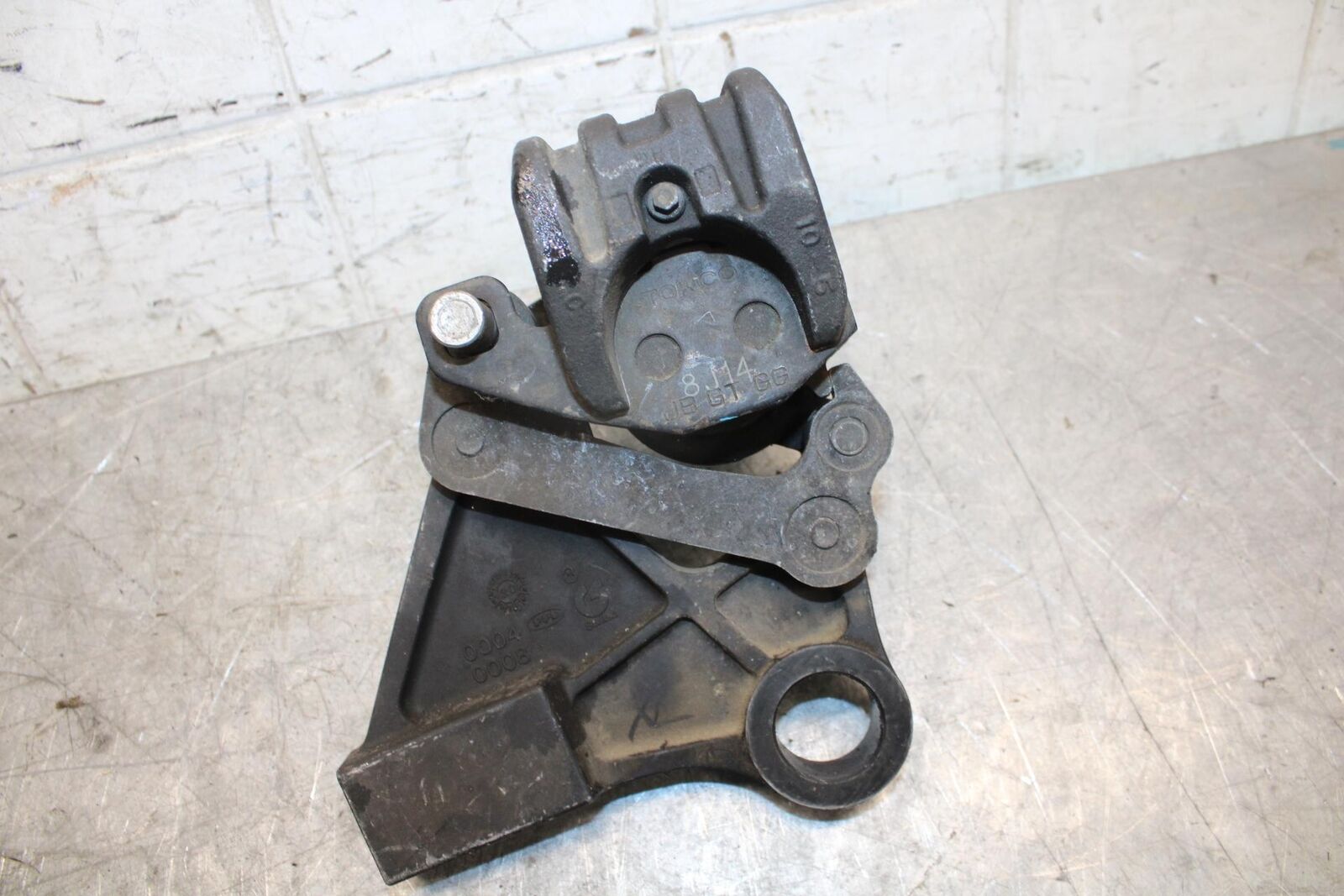 2009 Kawasaki Ninja ZX6R ZX600R REAR BACK BRAKE CALIPER W MOUNT BRACKET BB538