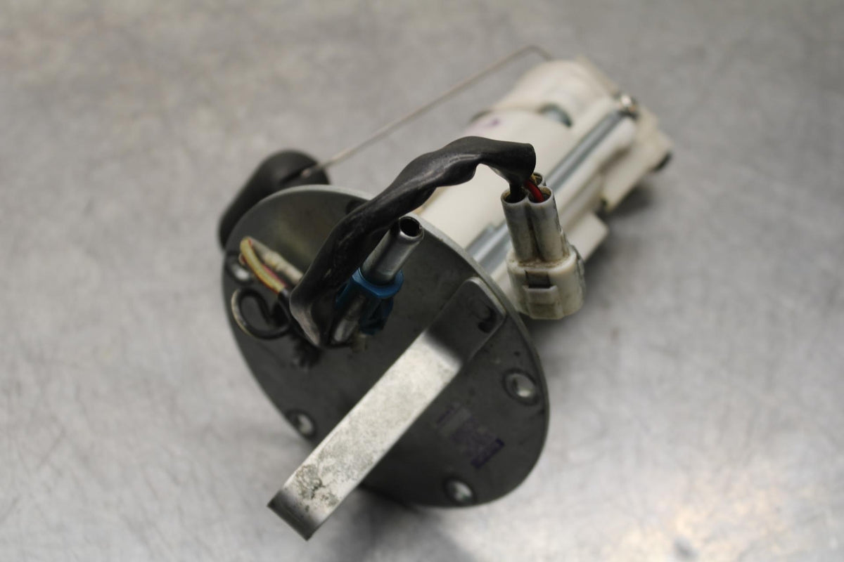 09-11 SUZUKI GSXR 1000 FUEL PUMP GAS PETROL SENDER UNIT 15100-47H00  BB96