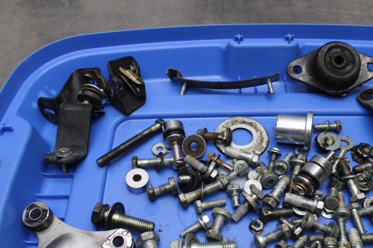 08 HARLEY-DAVIDSON ELECTRA GLIDE POLICE EFI FLHTPI LEFTOVER BOLTS SCREWS BB816