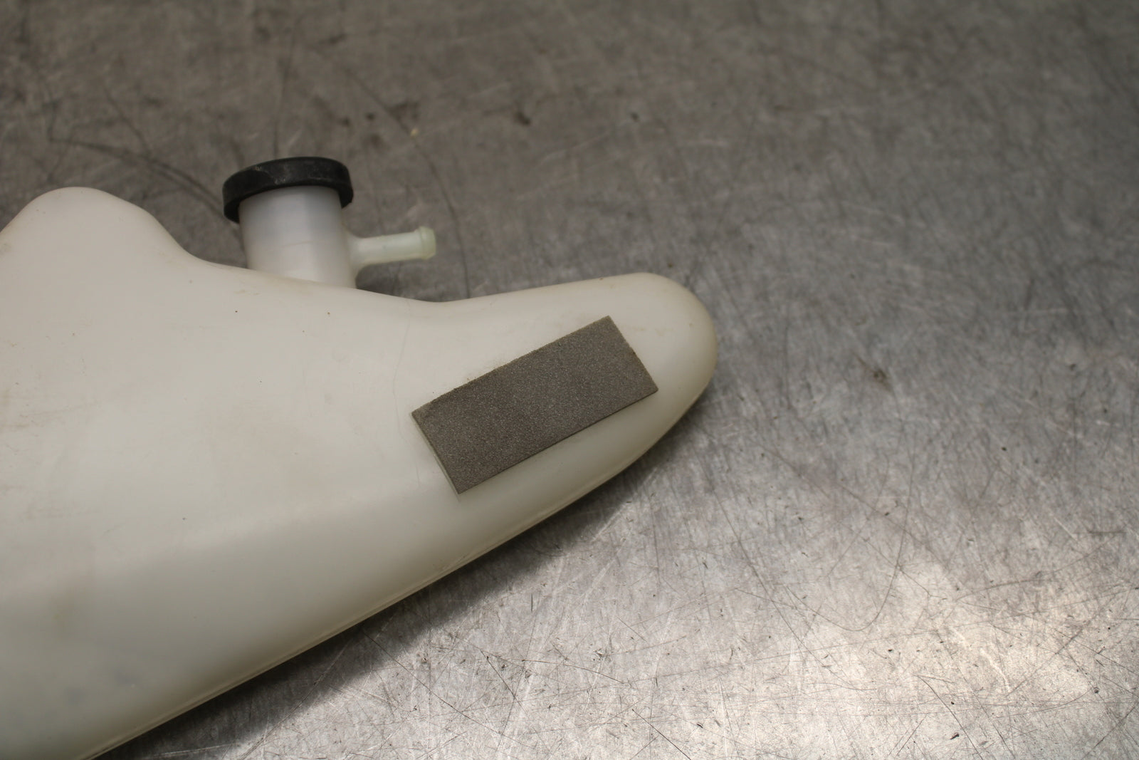 13 SUZUKI GSXR750 COOLANT WATER TANK RESERVOIR BOTTLE BB110