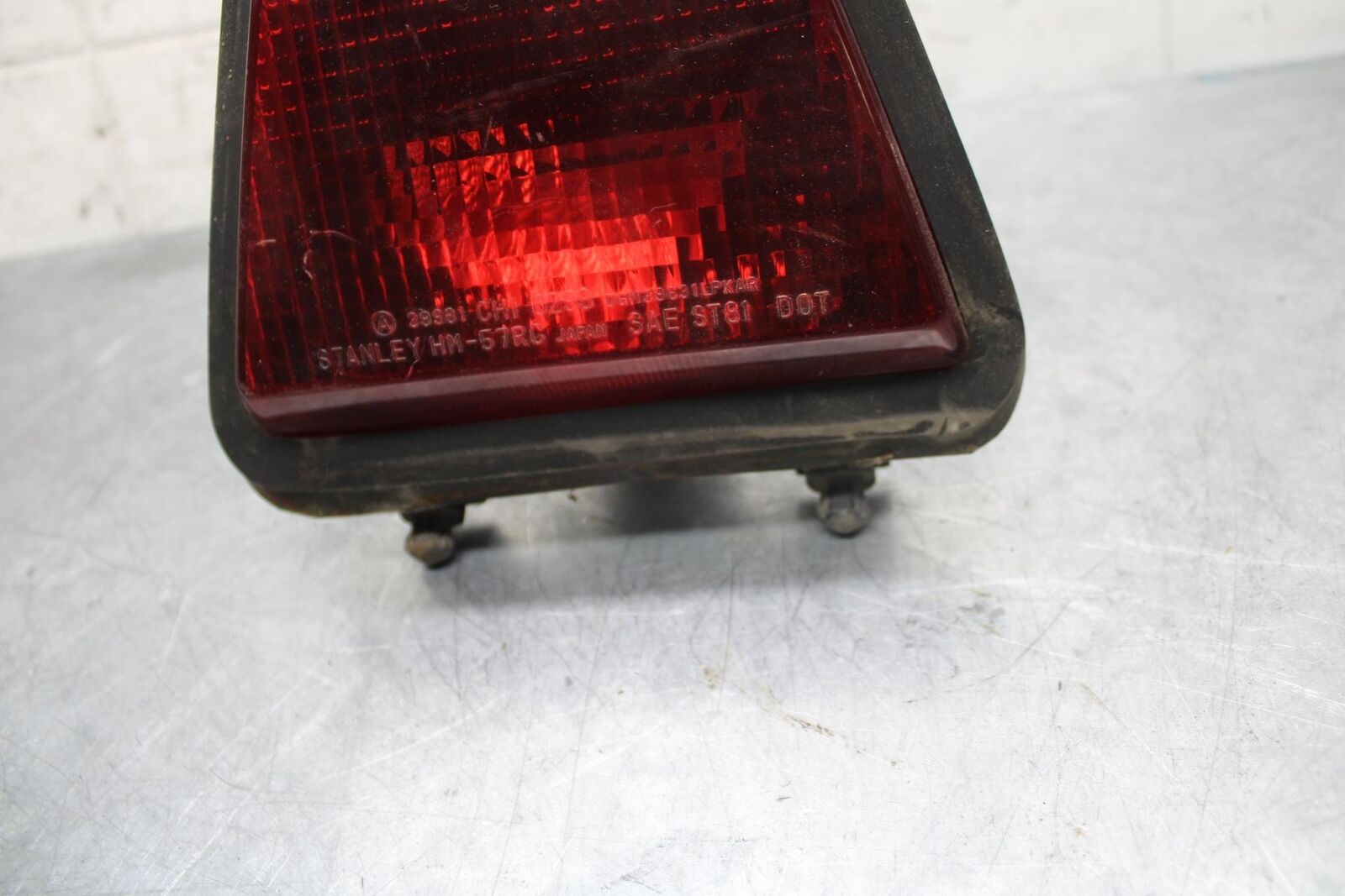 1984 Honda Interceptor 750 VF750F REAR TAIL TAILLIGHT BACK BRAKE LIGHT BB38