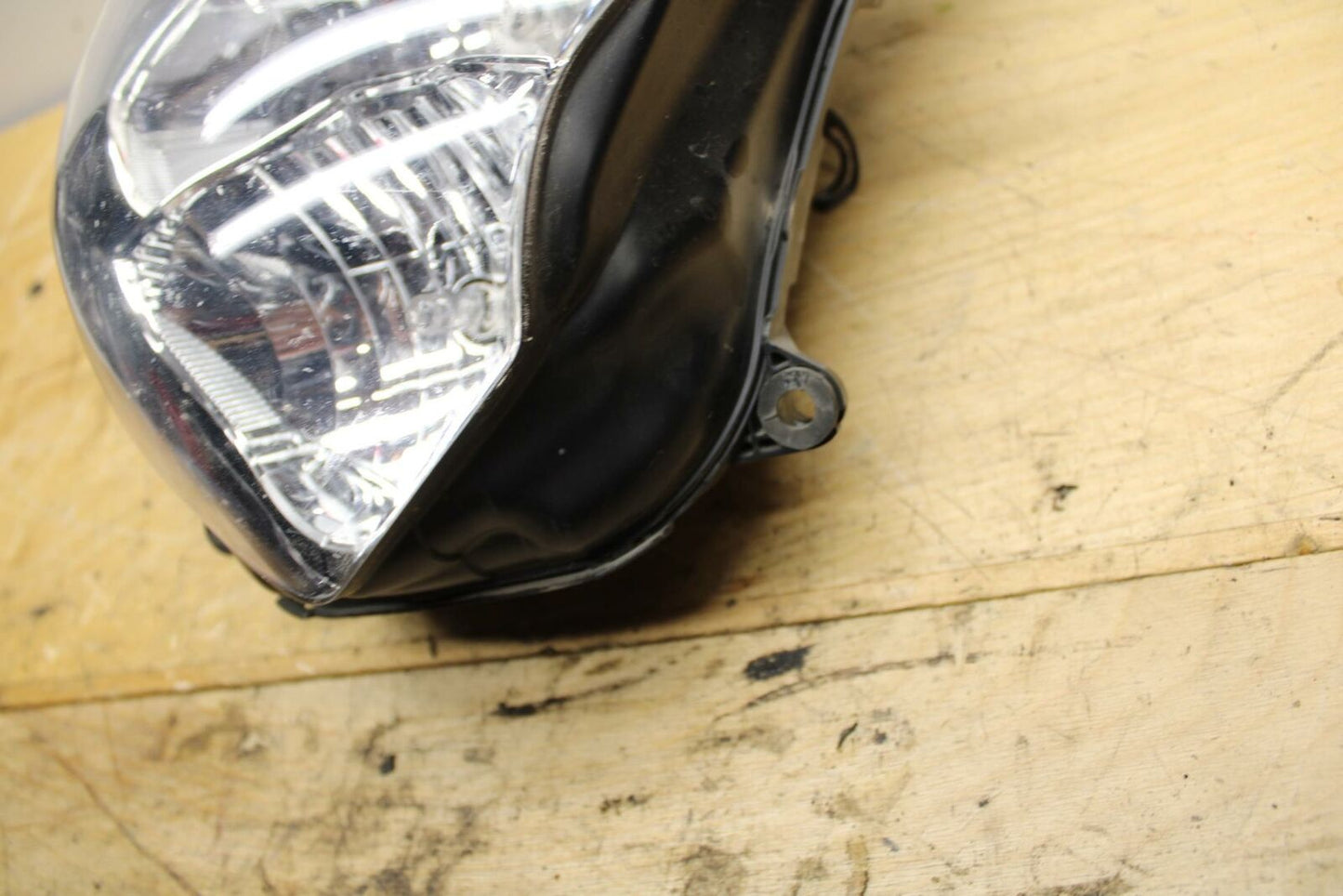 11-21 SUZUKI GSXR750 FRONT HEADLIGHT HEAD LIGHT LAMP BB320