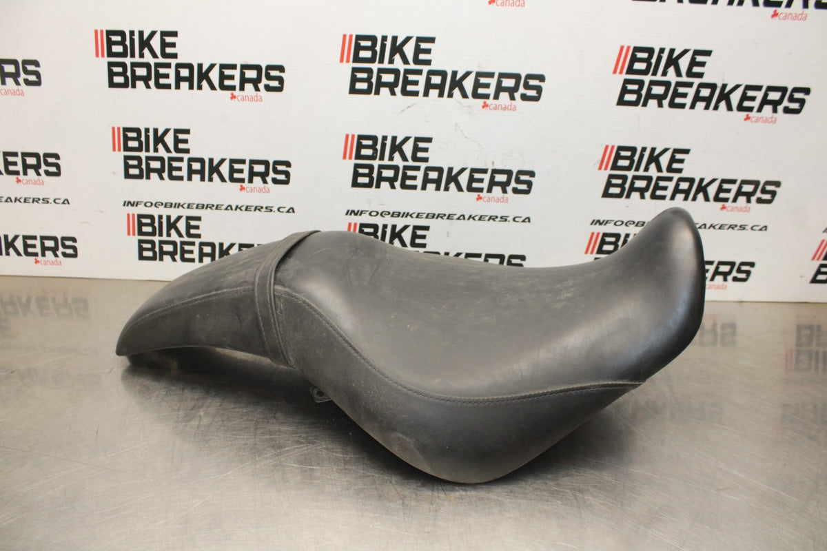 14 HONDA SHADOW 750 VT750C2B FRONT DRIVERS/ REAR SEAT BB867