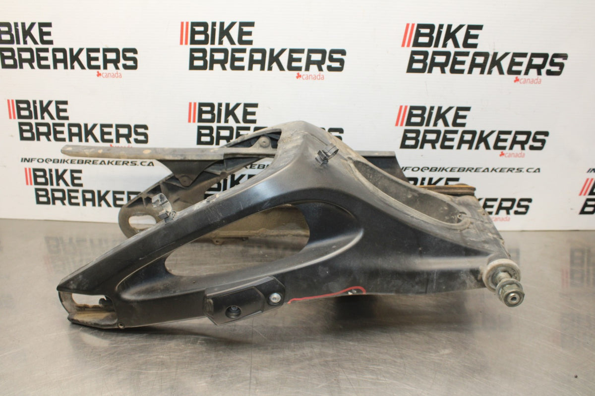 05 YAMAHA YZF R6 REAR SWINGARM BACK SUSPENSION SWING ARM BB858
