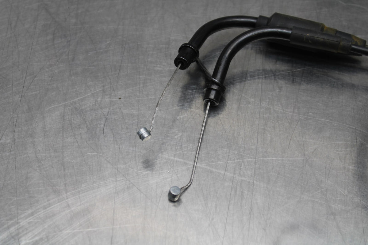 15 SUZUKI GW250F THROTTLE CABLES LINES BB789