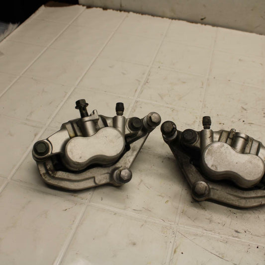 07-08 YAMAHA V STAR 1100 RIGHT LEFT FRONT BRAKE CALIPER SET PAIR CALIPERS BB404
