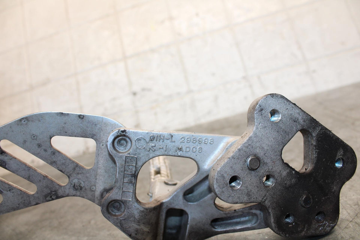 06-07 SUZUKI GSXR750 LEFT REARSET REAR SET DRIVER FOOT PEG REST STOP BB543